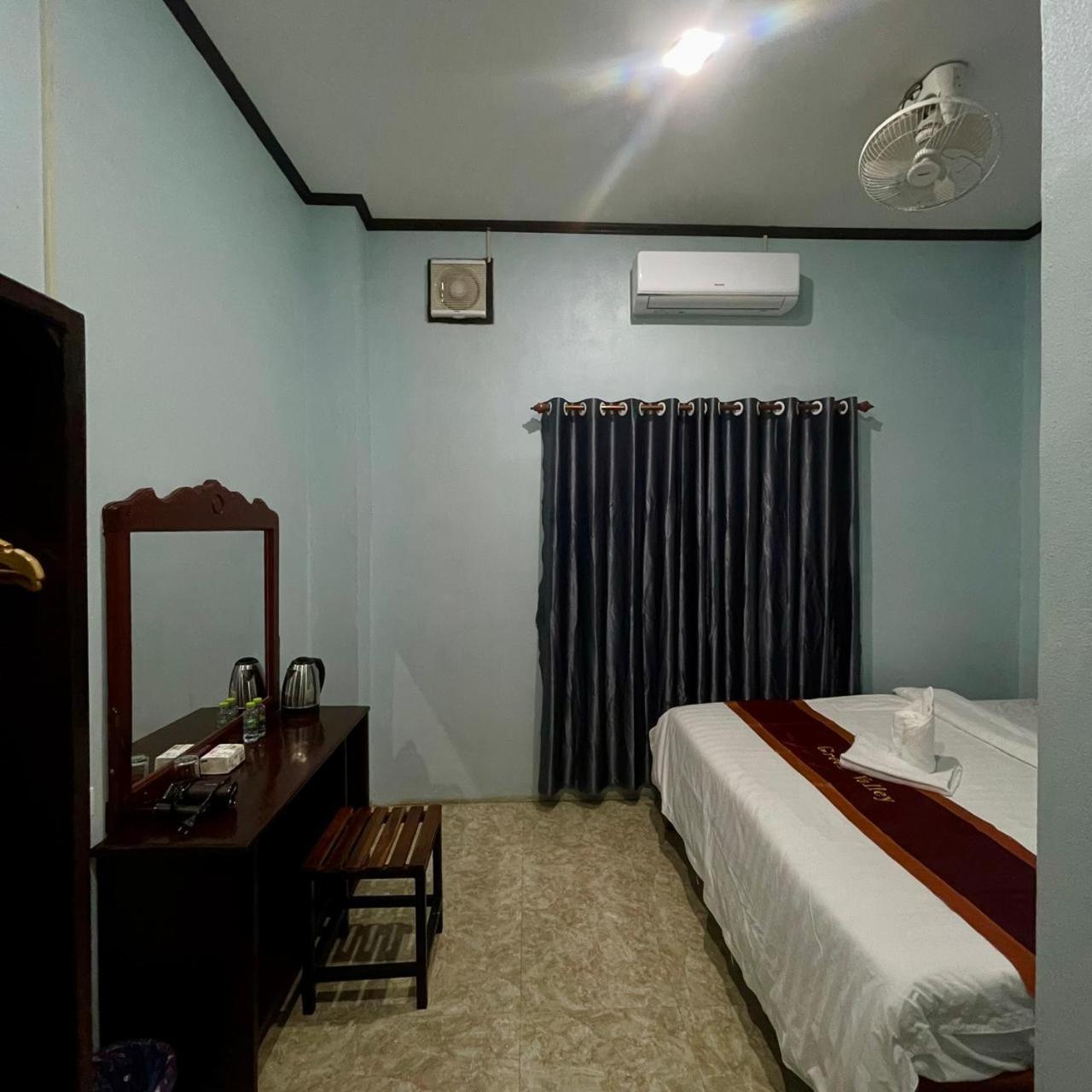 Smile Guesthouse Vangvieng 万荣 外观 照片